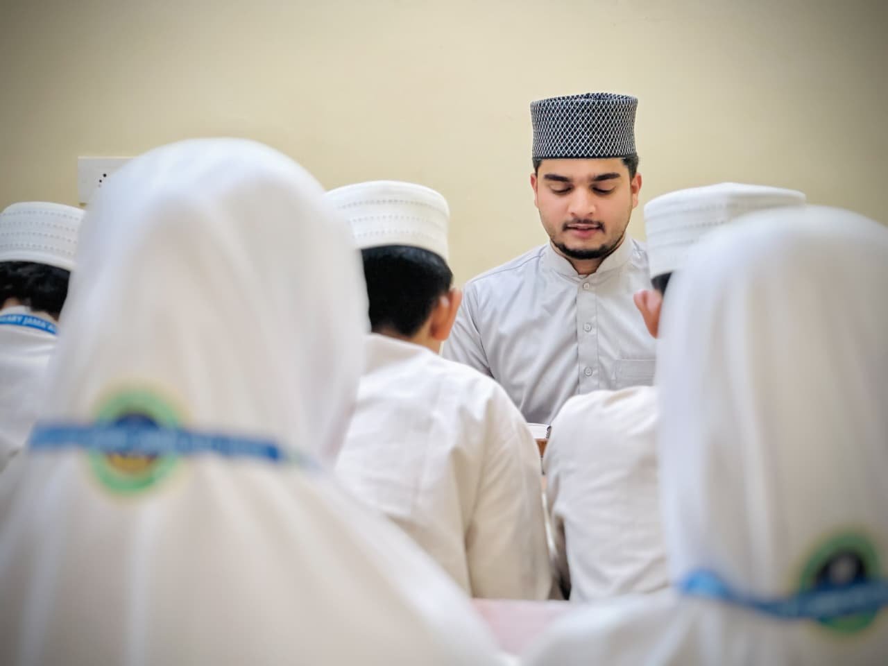 Usthad guiding students